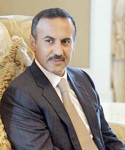 أحمد علي عبدالله صالح يطمئن على صحة القيادية المؤتمرية إيمان النشيري