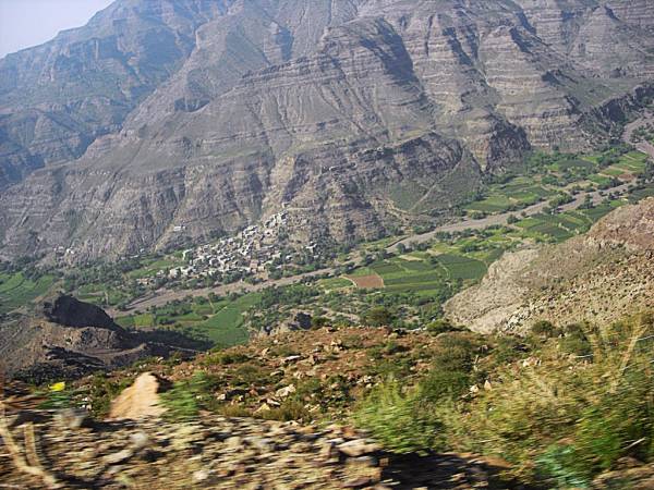 الملهب فاضل يلتحق بركب الشهداء.. التفاصيل الكاملة لأحداث العود- إب.. والمليشيات تحشد في سوق الخميس لاجتياح قرى جديدة 