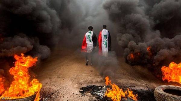 العراق..  متظاهرو البصرة يحاصرون مواقع نفطية 