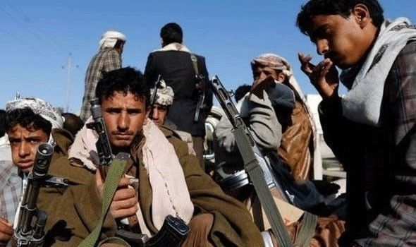 مليشيا الحوثي تقتسم مرتبات المعلمين وتفرض الخمس