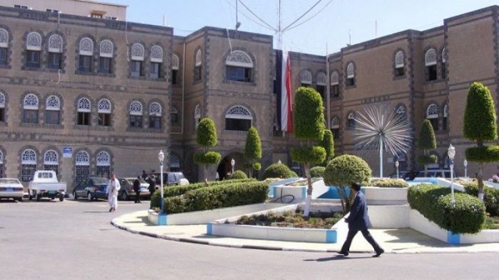 25 مليون دولار ما تنهبه قيادات حوثية شهريا في صنعاء وعلى رأسهم المشاط