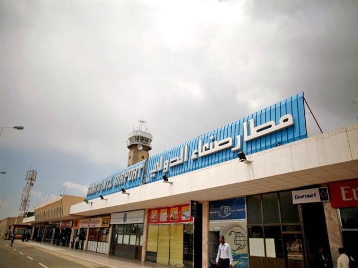 عصابة الحوثي تحول مطار صنعاء الدولي إلى مركز للتعذيب و قمع اليمنيين