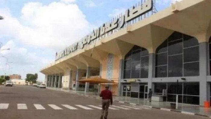 أمن مطار عدن يحبط عملية تهريب 52 كيلو ذهب