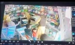 قاضي حوثي يهاجم صاحب صيدلية في ريمة والأهالي يطالبون بطرده