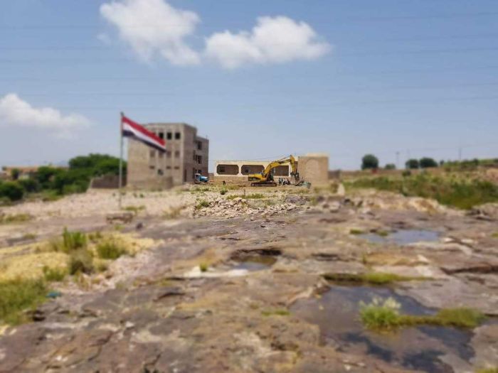 تحت مسمى ساحة  26 سبتمبر:  مديرية الصلو تجهز ساحة للاحتفال باعياد الثورة اليمنية المجيدة