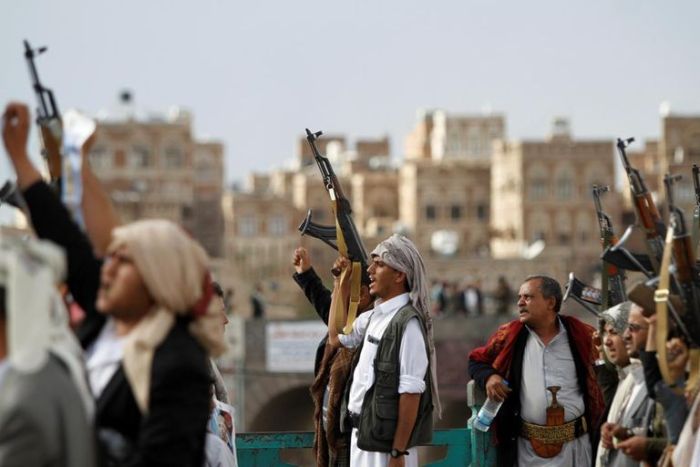 الحوثي يفرض الجبايات على اليمنيين بدلًا عن إرسال المُسيَّرات إلى إسرائيل