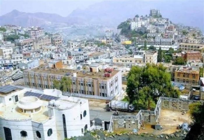 حجة .. مليشيات الحوثي تصادر مساحات واسعة من أراضي مديرية عبس