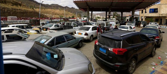 مليشيا الحوثي تفتعل أزمة مشتقات نفطية في صنعاء