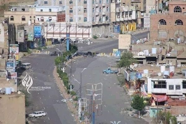 محافظ تعز يعلن فتح طريق إلى الحوبان ومطالبات بضغط دولي على الحوثي لإنهاء المعاناة الإنسانية