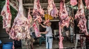 جزارون يذبحون المواطن في ليلة العيد وأفراخ الدجاج على مائدة البسطاء من الناس