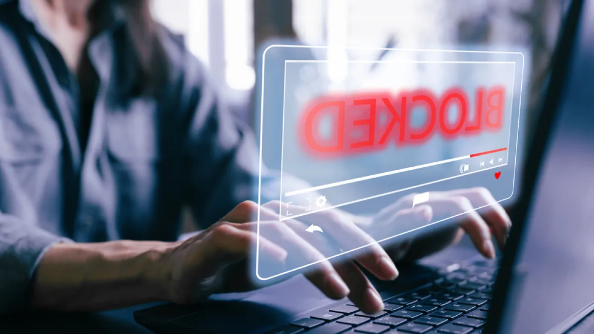 تضييق الخناق الرقمي: كيف تتحول حرية الإنترنت إلى رقابة شاملة عالمياً
