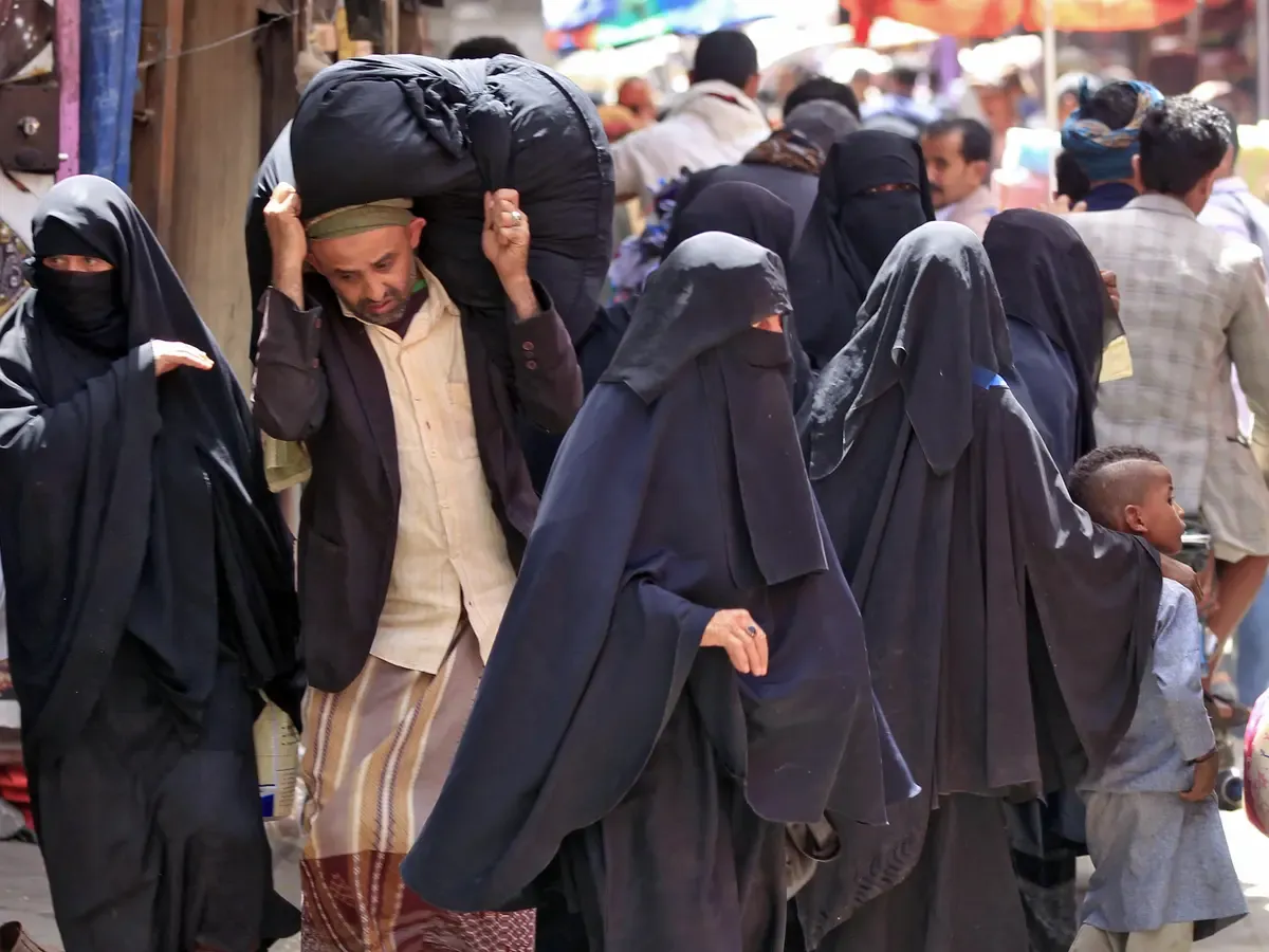 توثيق 5834 انتهاكاً ضد نساء يمنيات على يد الحوثيين (2017-2025)