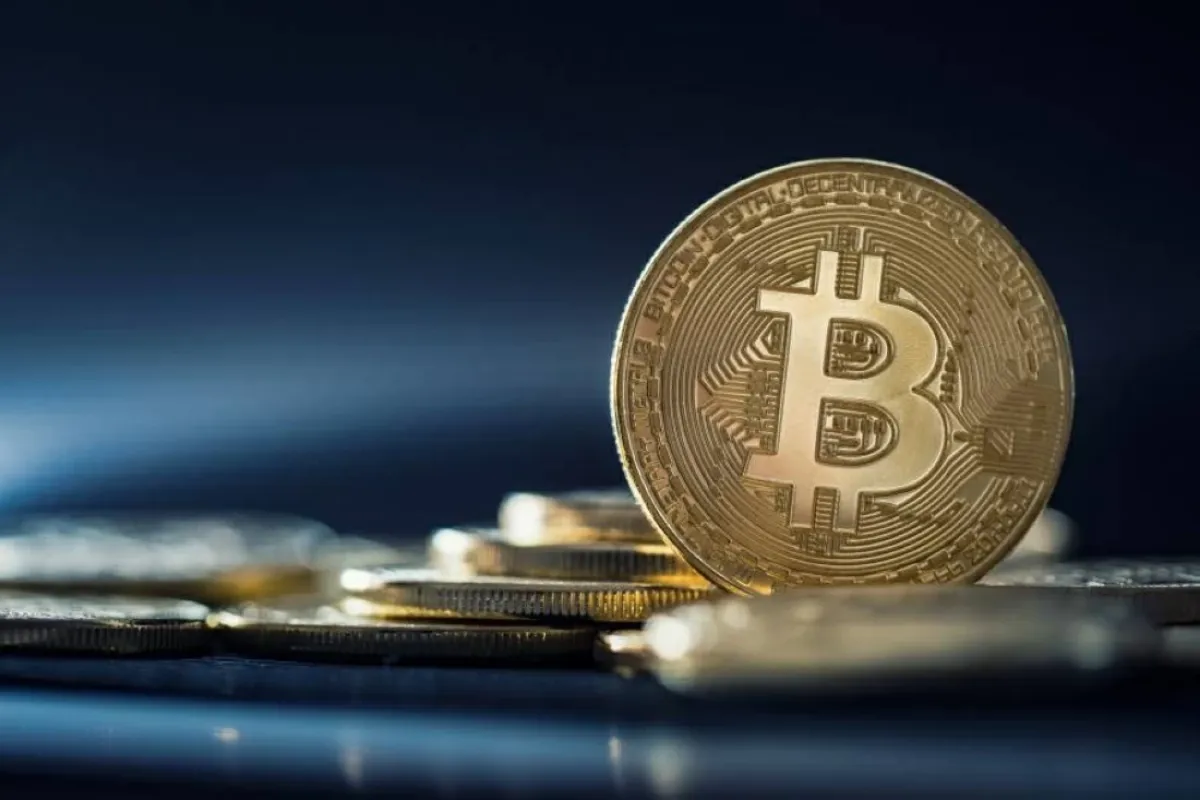 البيتكوين تقترب من 66 ألف دولار وسط تفاؤل الأسواق