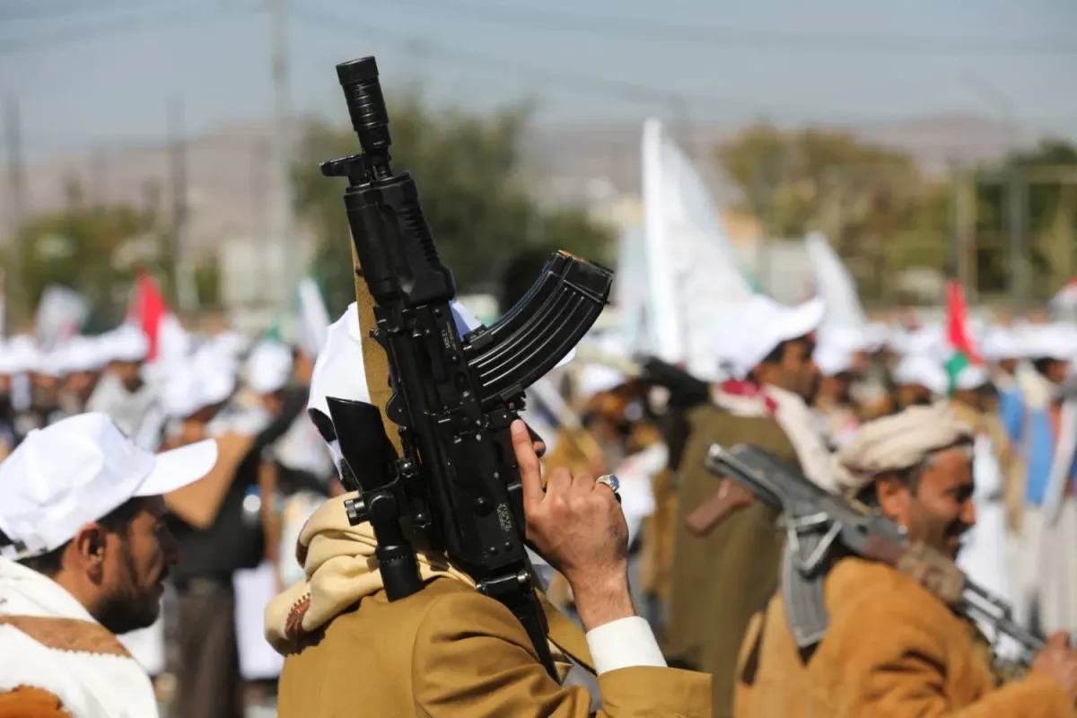 بدلاً من معالجة معاناة اليمنيين.. الحوثيون يفتحون باب التجنيد ويعلنون تعبئة جديدة في صنعاء