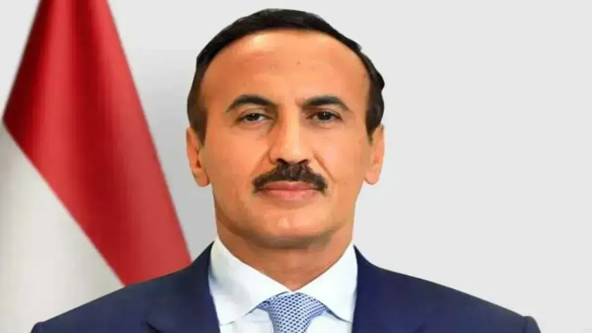 إعادة بناء الدولة من الداخل: قراءة في رؤية السفير أحمد علي عبد الله صالح لاستعادة الشرعية وتوحيد الصف الوطني