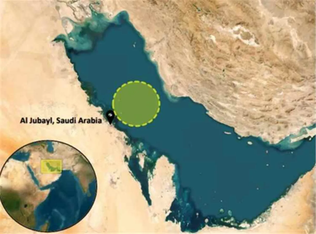 إصابة ناقلة قبالة سواحل السعودية وطاقمها بخير