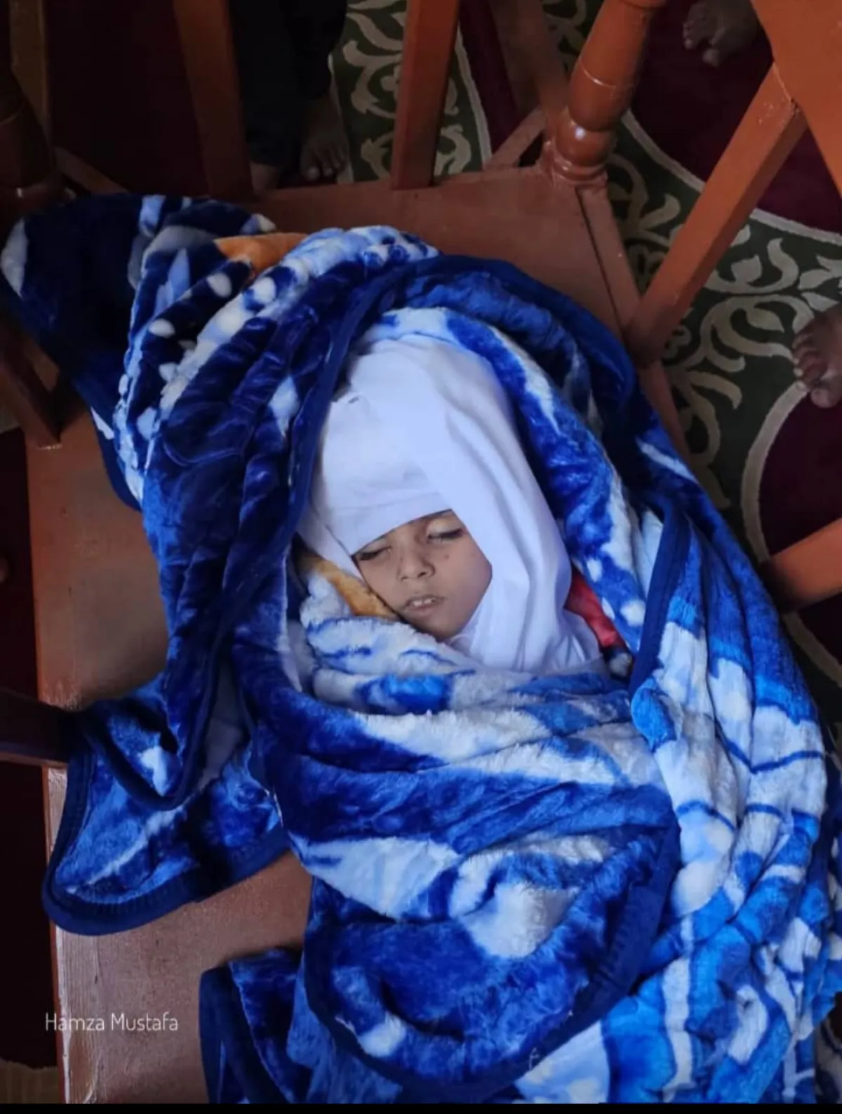 دماء طفلة بريئة على جبل صبر .. مأساة "مايا الكحلاني" تكشف وجع الحصار وقسوة الاستهداف الممنهج